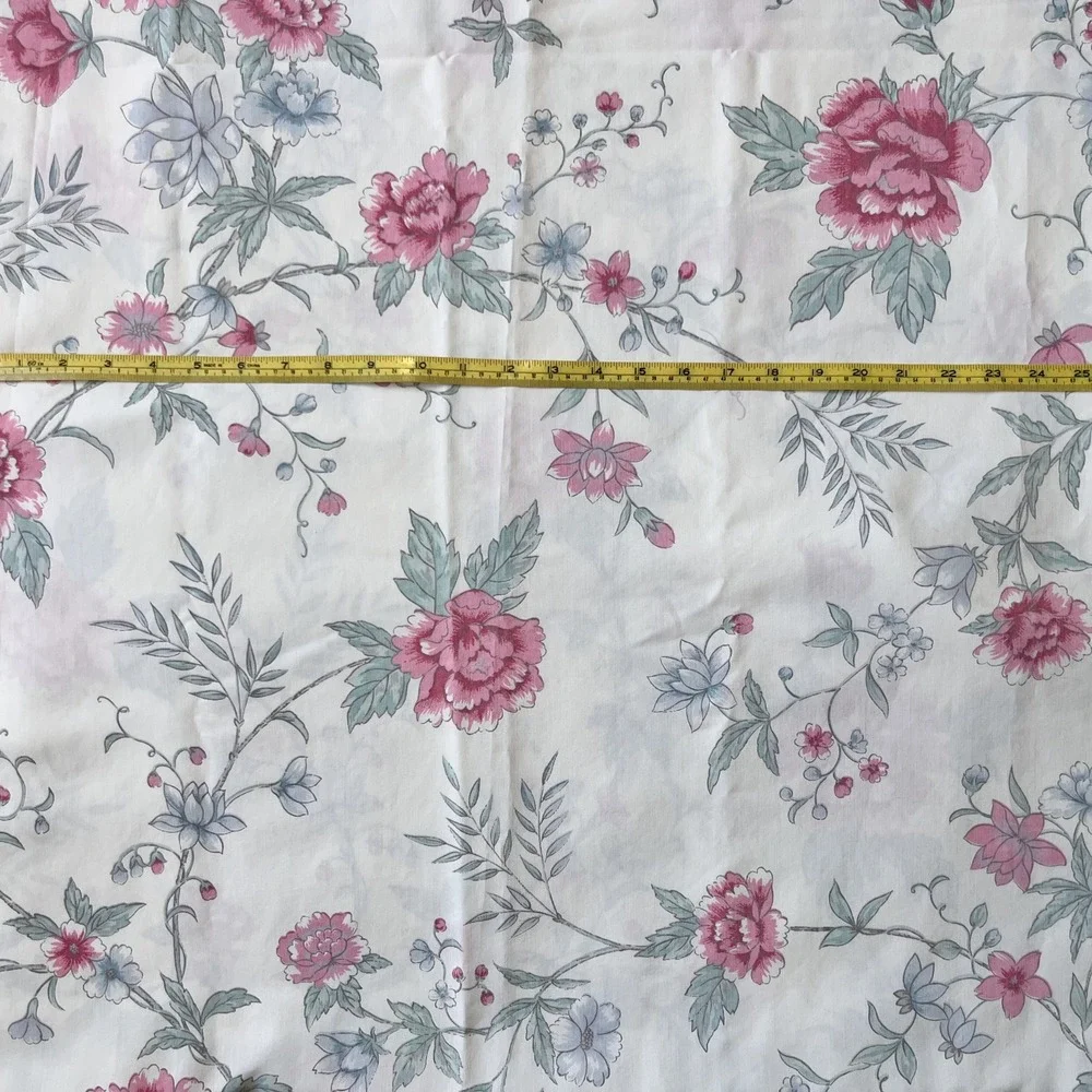 Vintage Queen size Flat sheet in pretty pink floral,‎ Springmaid